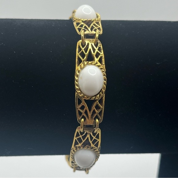 goldette NY Jewelry - Goldette NY vintage white lucite gold tone link bracelet
